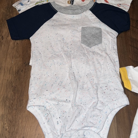 Bundle of Garanimal bodysuits size 12 months - Picture 4 of 9